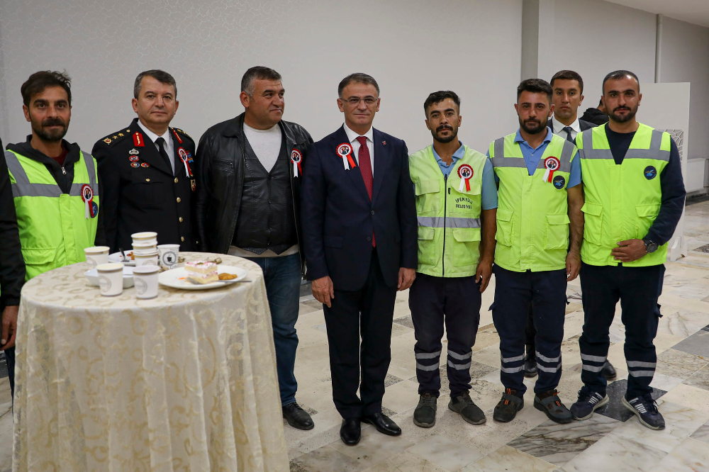 Van'da Cumhuriyet Bayramı Resepsiyonu - Kare 8