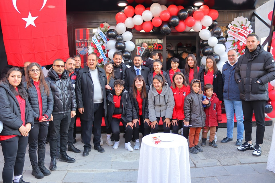 Vanspor Store mağazası açıldı! - Kare 5