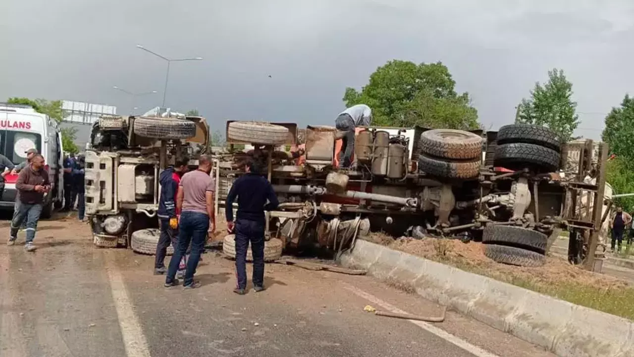 Van'da Beton Mikseri Devrildi!