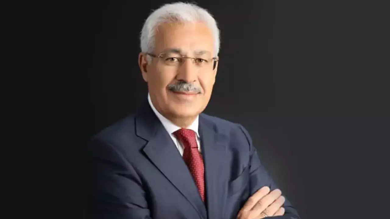 Vanlı İsim İkram Dinçer, DEVA Partisi’nden istifa etti