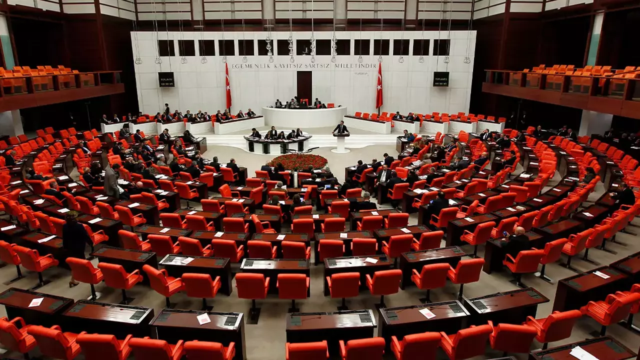 Emeklilere Müjde: Maaş ve İkramiyelerde Büyük Zam Teklifi TBMM’de!