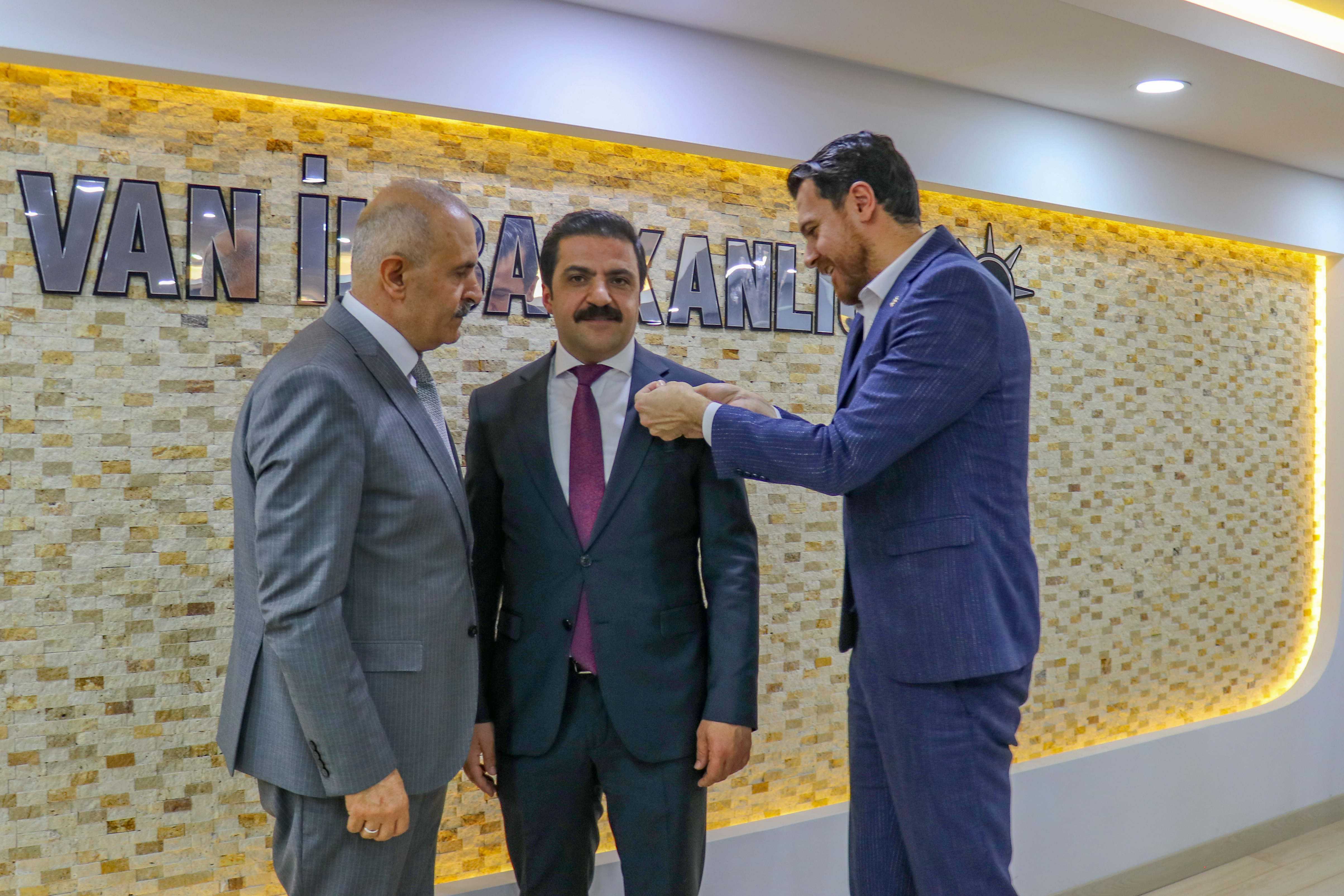 Van Deva Partisi İl Başkanı İstifa Ederek Ak Parti'ye Geçti