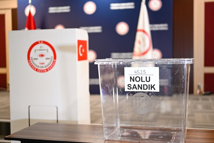 YSK temsili oy kullanma kabini kurdu!