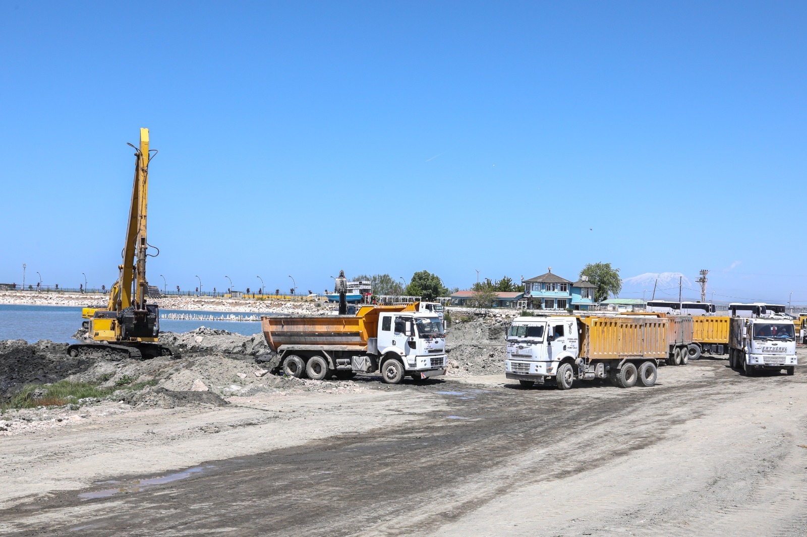 Van'da dip çamuru çıkarma çalışmaları - Kare 9