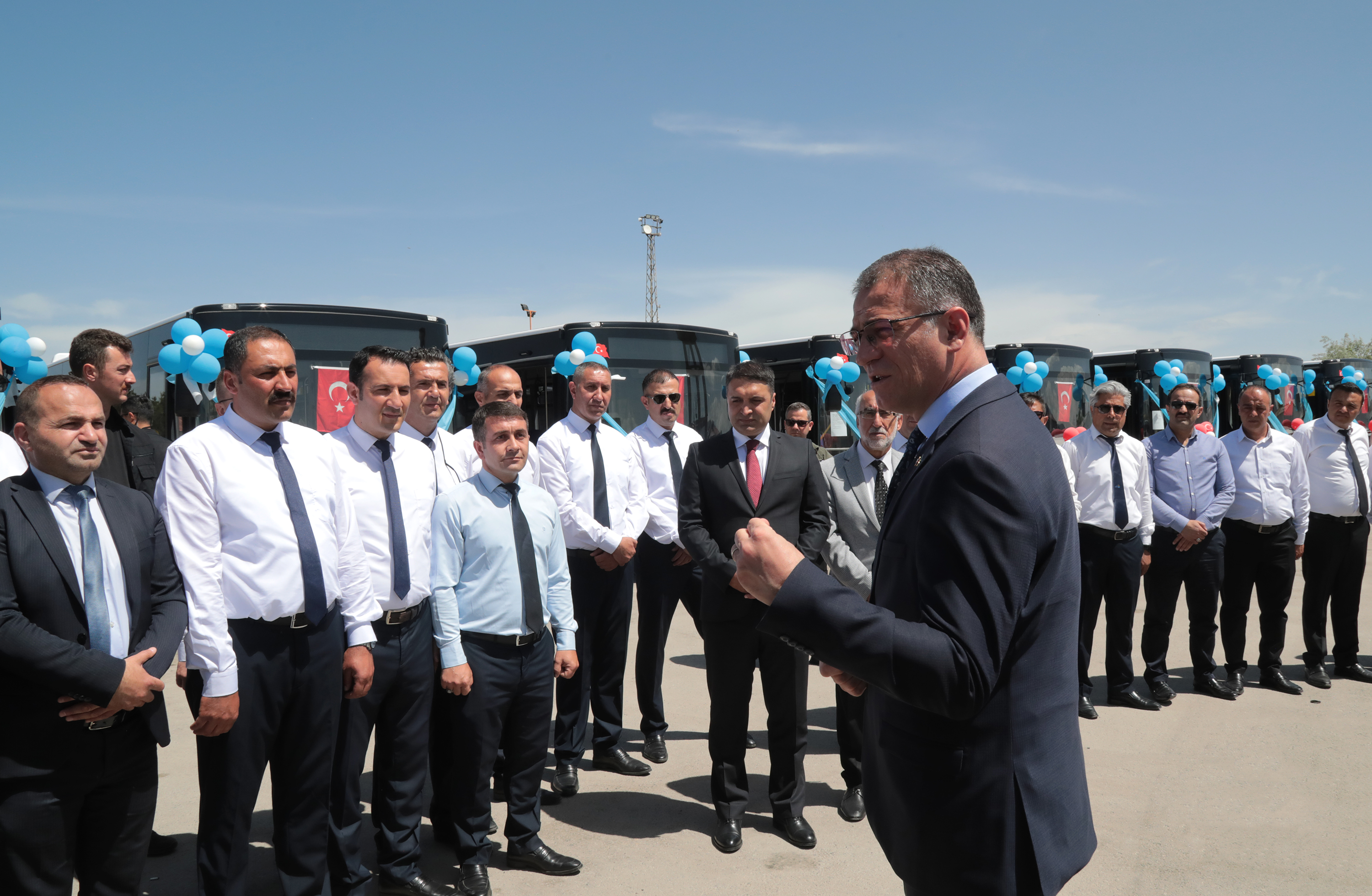 Van'a 27 Yeni Halk Otobüsü - Kare 7