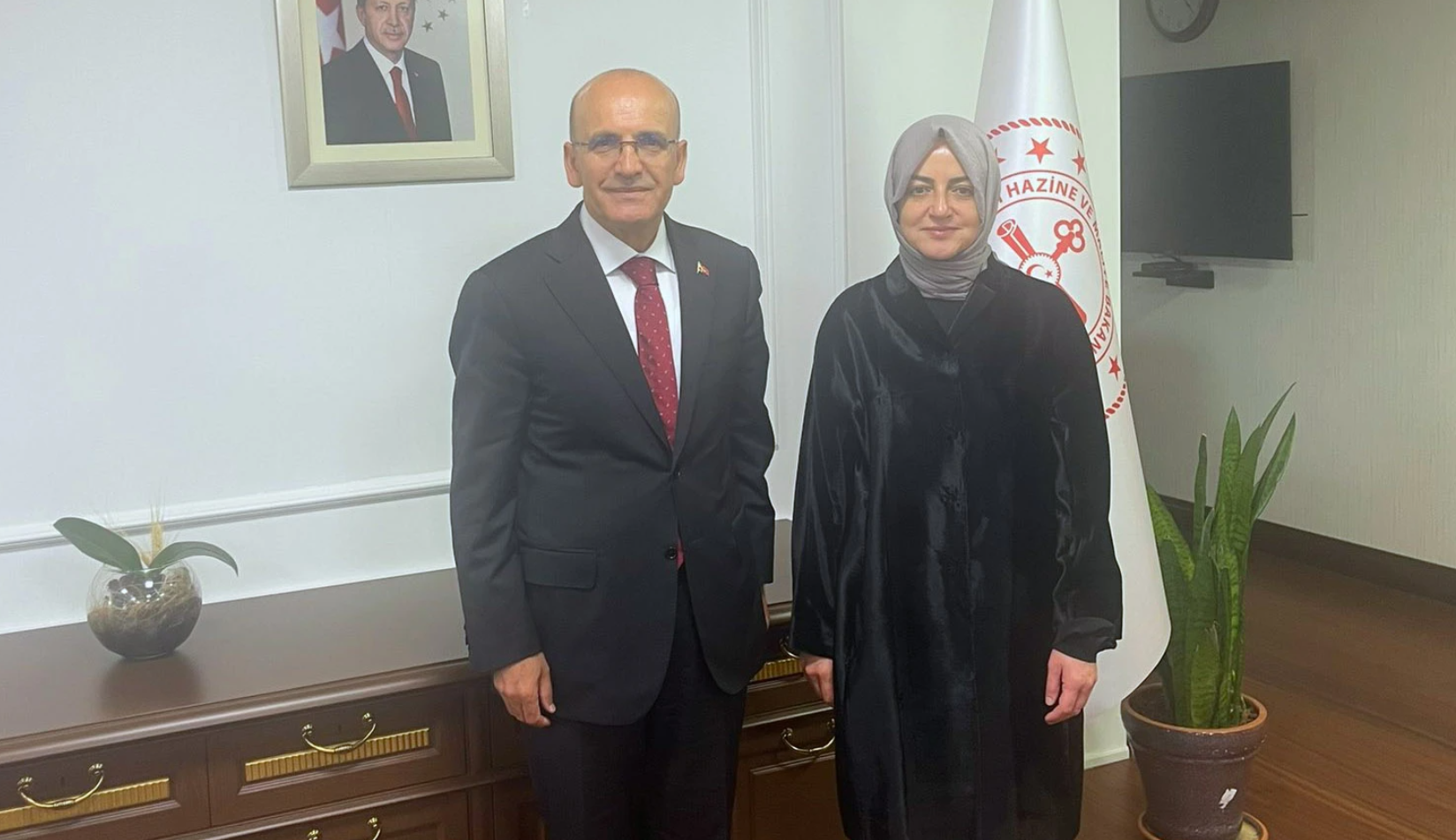 Gülşen Orhan'dan yeni bakanlara ziyaret