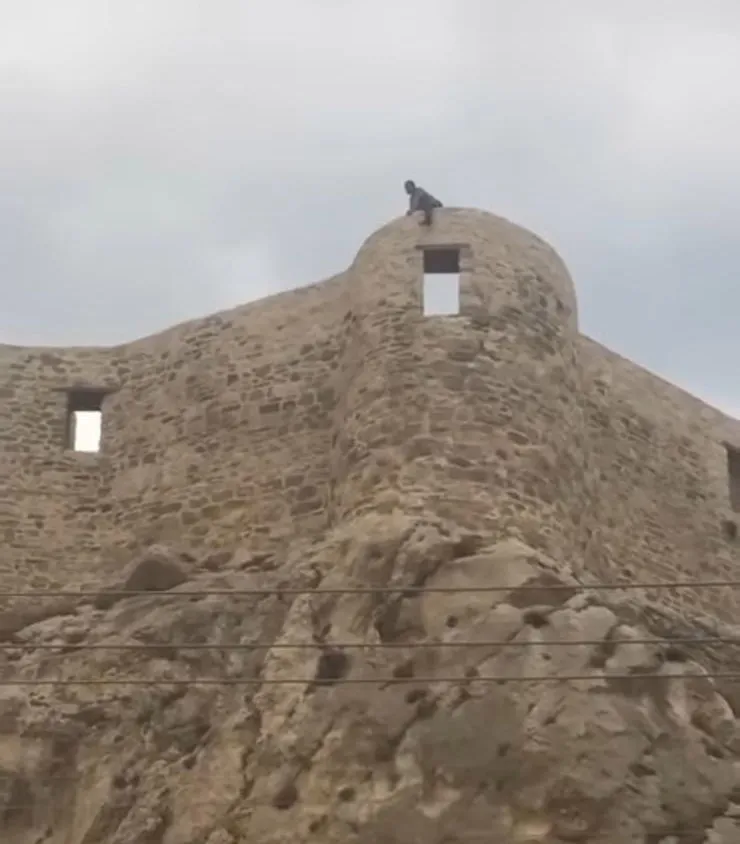 Van Kalesi’nde intihar girişimi!