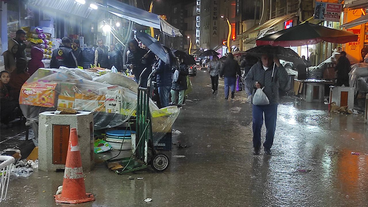 Van'da sağanak zor anlar yaşattı