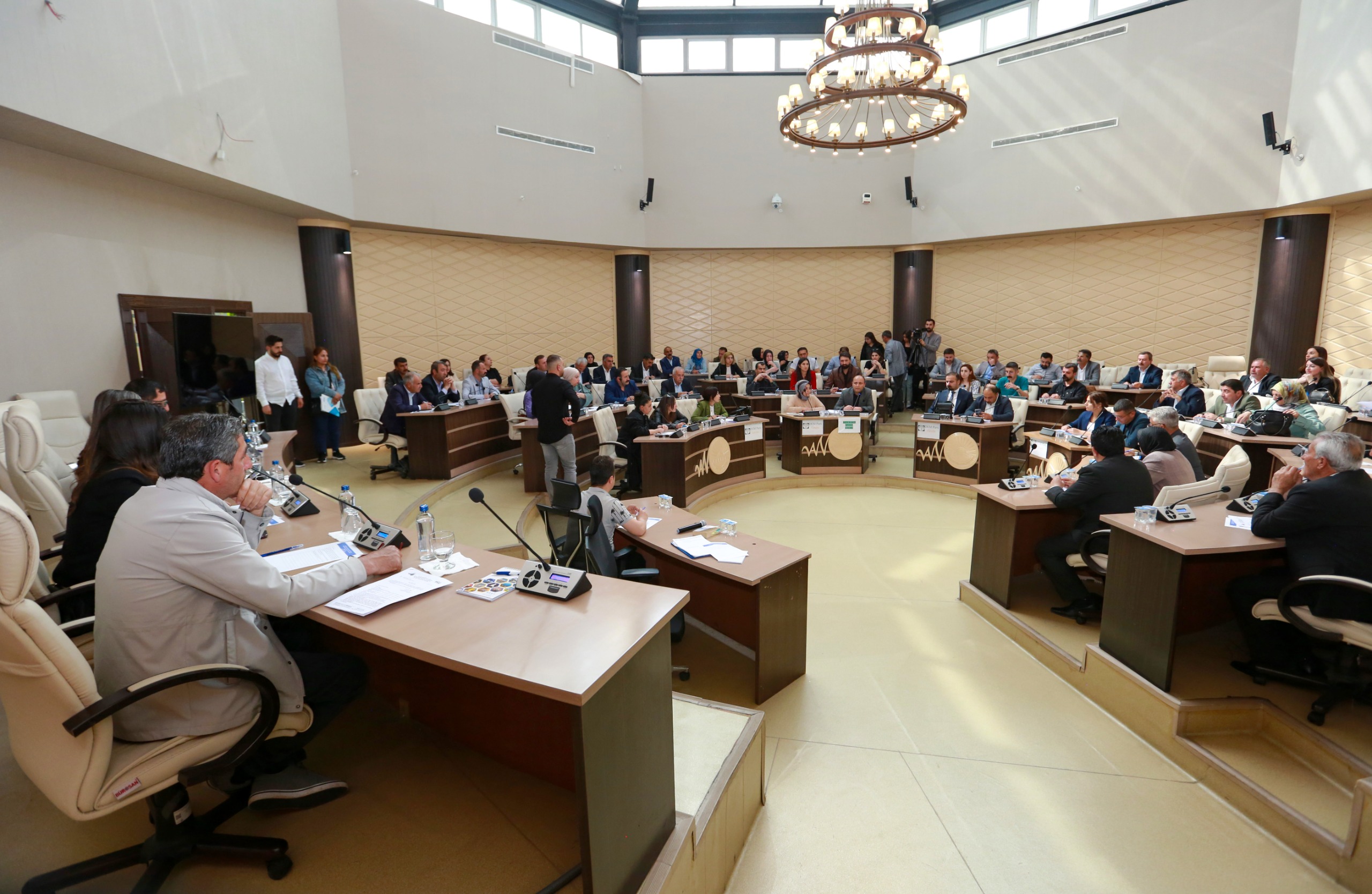 Van Büyükşehir Belediyesi elektrik borcu için 136 milyon TL kredi çekecek - Kare 2