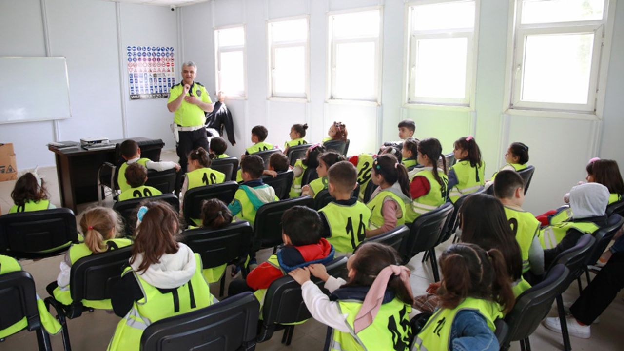 Van’da çocuklara trafik eğitimi