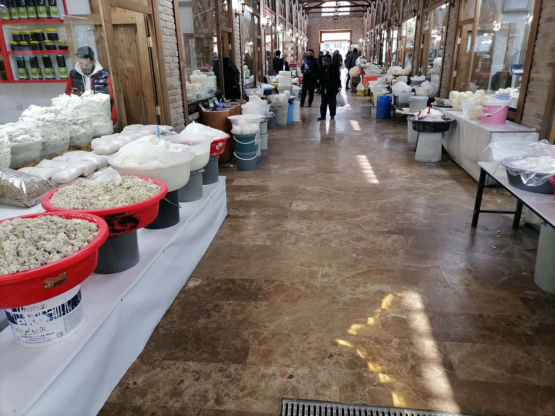 Van otlu peynirinde gramlı satış dönemi