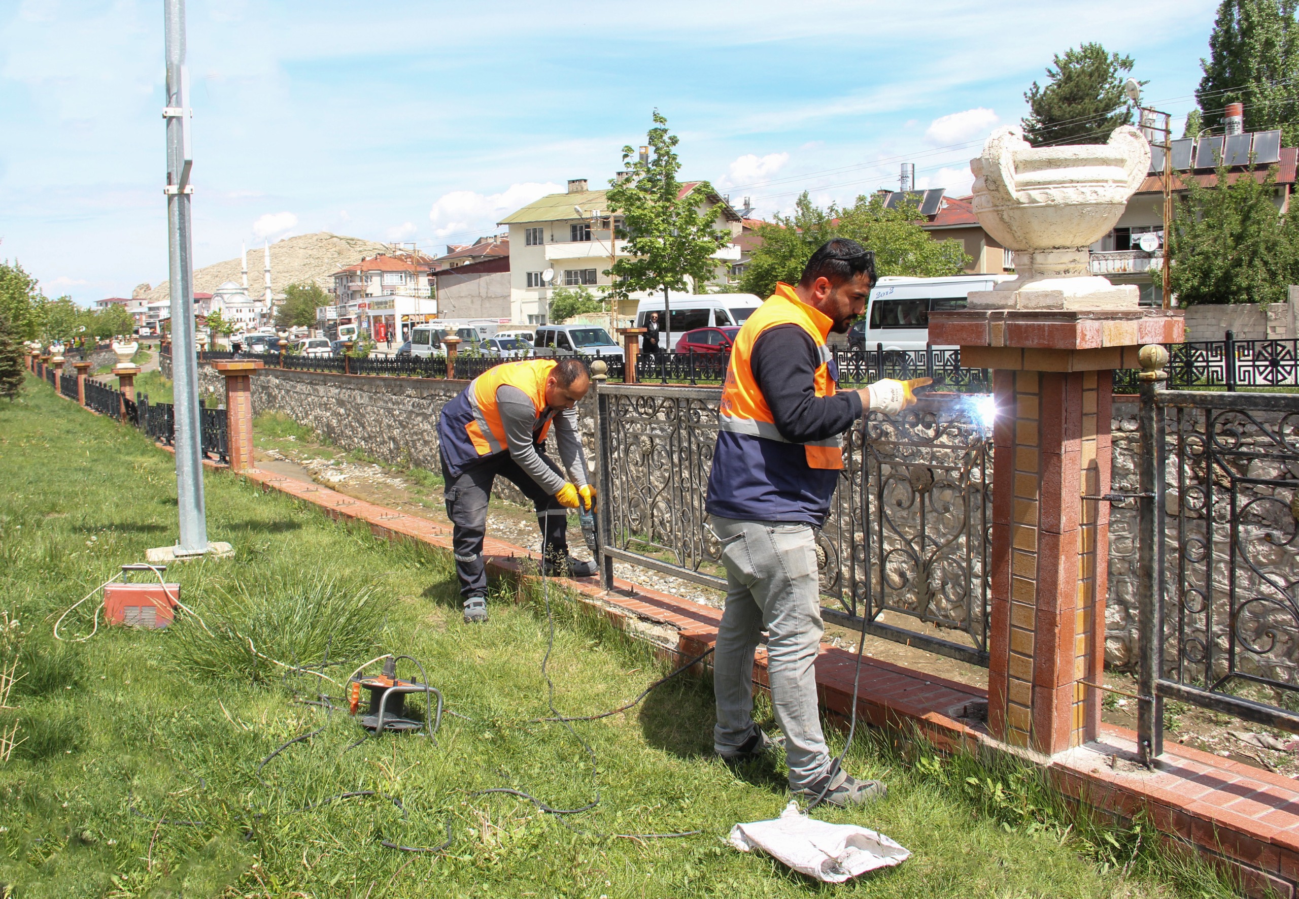 Van'daki park ve bahçeler yaza hazırlanıyor - Kare 2