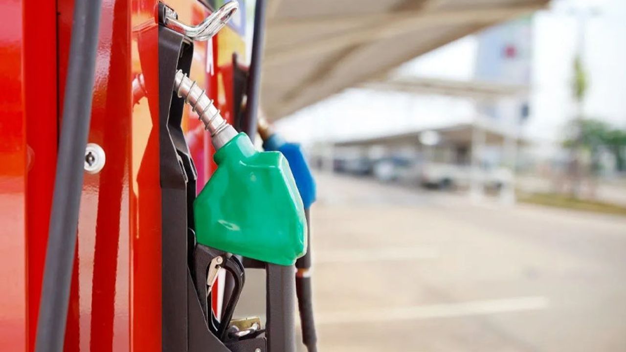 Benzine ve motorine indirim geliyor
