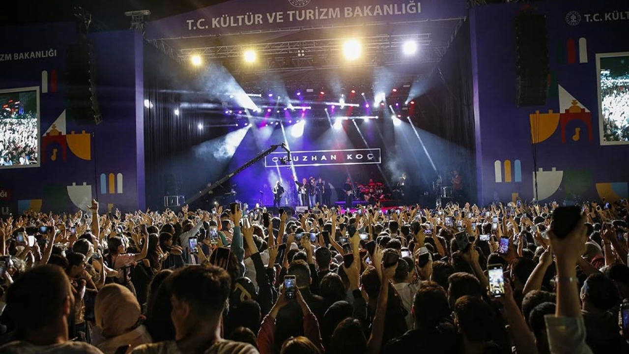 Ünlü sanatçılar Van’a geliyor