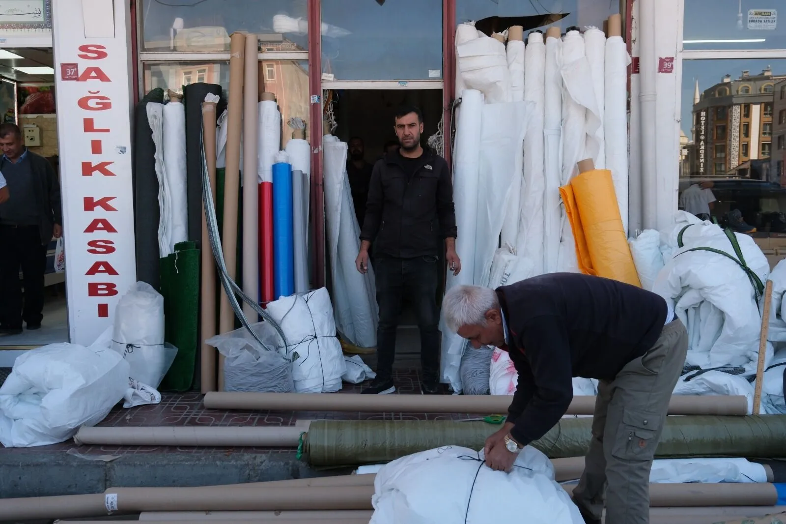 Van’da çadır-branda satışları arttı