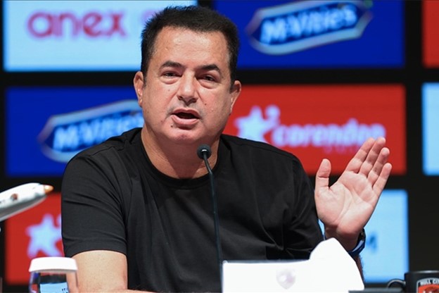 Acun Ilıcalı'dan Net Açıklama: İzlanda Maçındaki Reklam Skandalına Nokta!