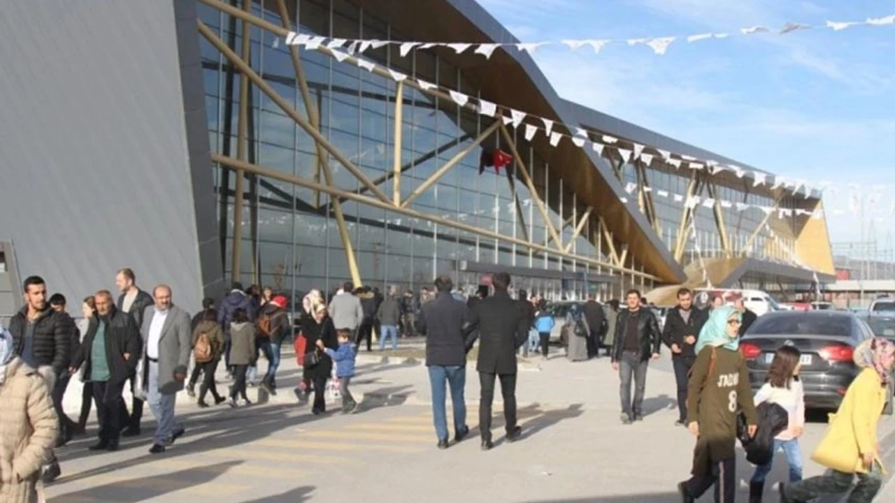 Van’daki fuar kapılarını açıyor