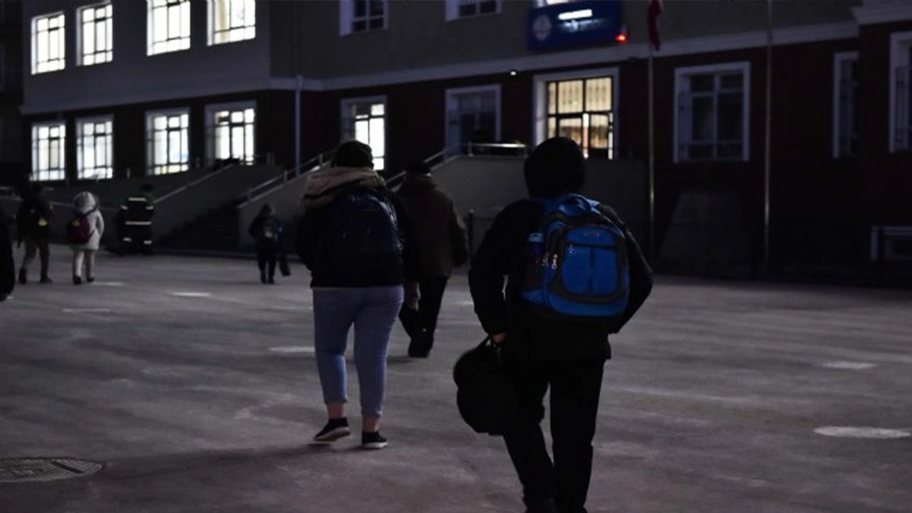 MEB'den ders saatlerine 'kış saati' düzenlemesi!