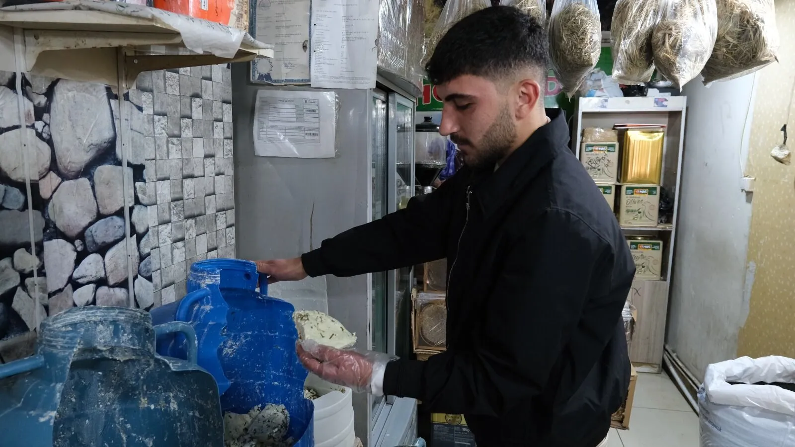 Van’da küp peyniri satışa çıktı! İşte peynir fiyatları