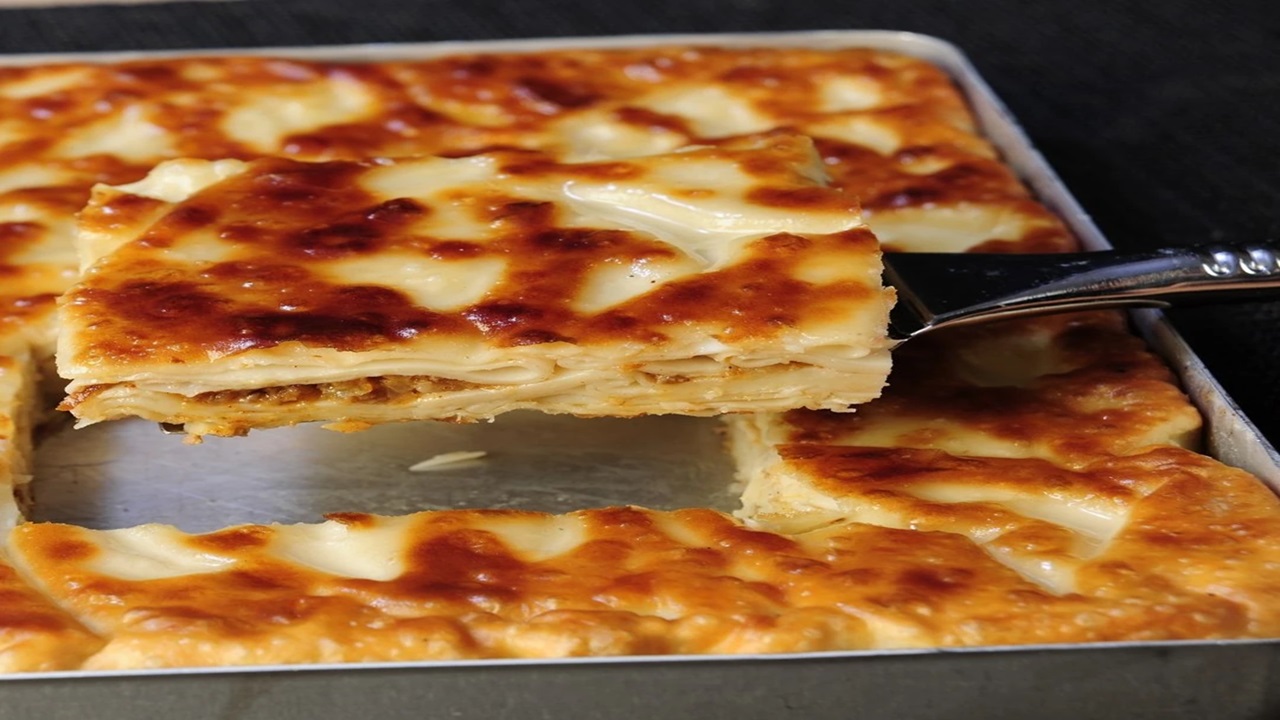 Kıymalı Peynirli Su Böreğini Mutlaka Deneyin