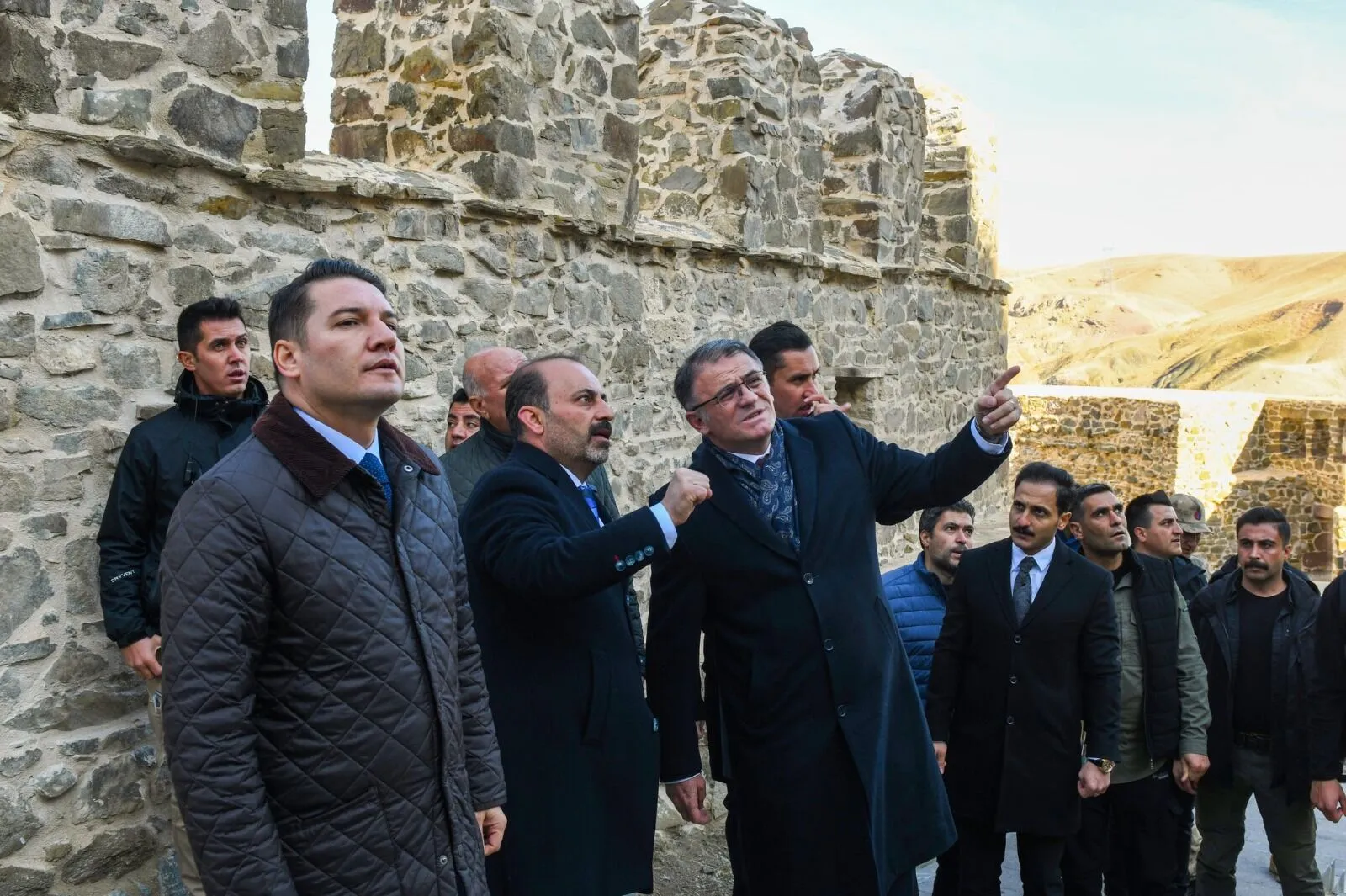 Van’daki tarihi kalede restorasyon devam ediyor