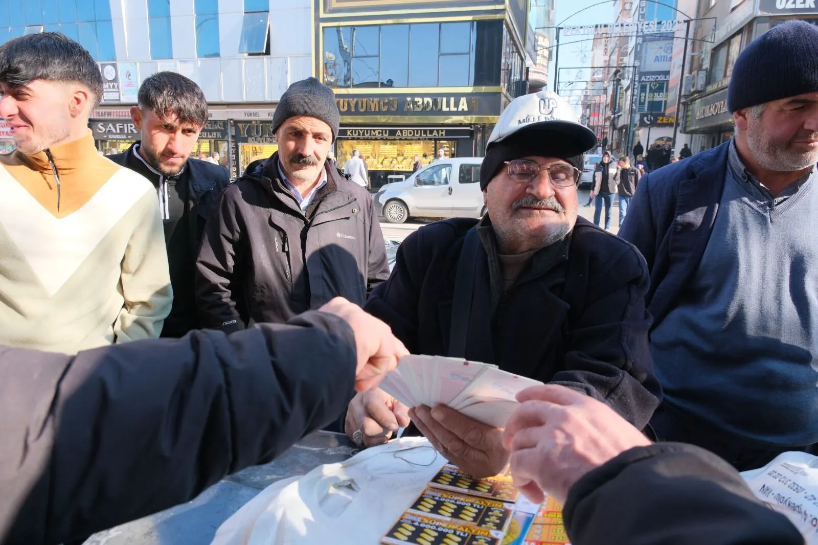 2025 yılına kısa süre kala Van’da yılbaşı biletleri satışa sunuldu