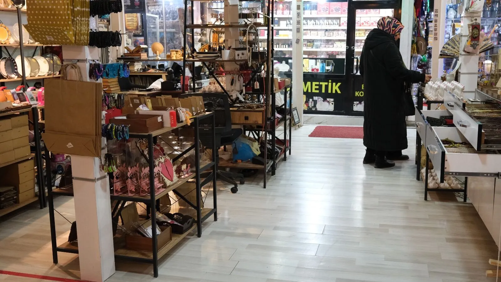 Van’da satılan el emeği ürünler ilgi görüyor