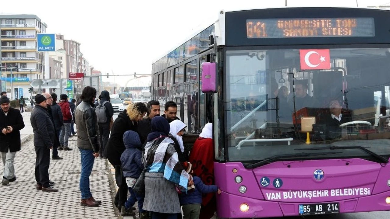 Van’da yeni otobüs hattı hizmete başladı!