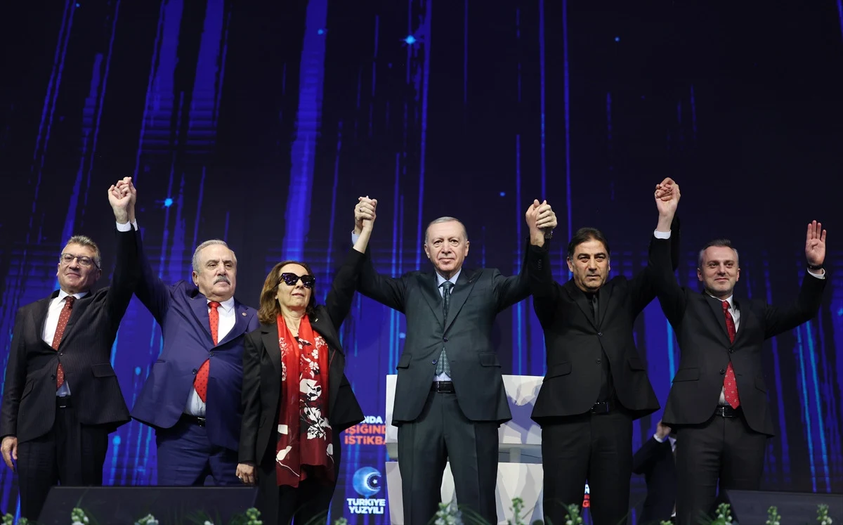 İşte Ak Parti'ye yeni katılan isimler