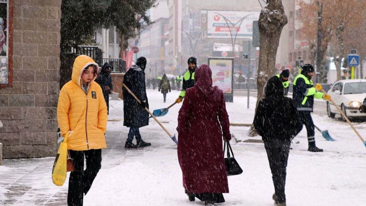Van’da yeniden kar yağışı bekleniyor!