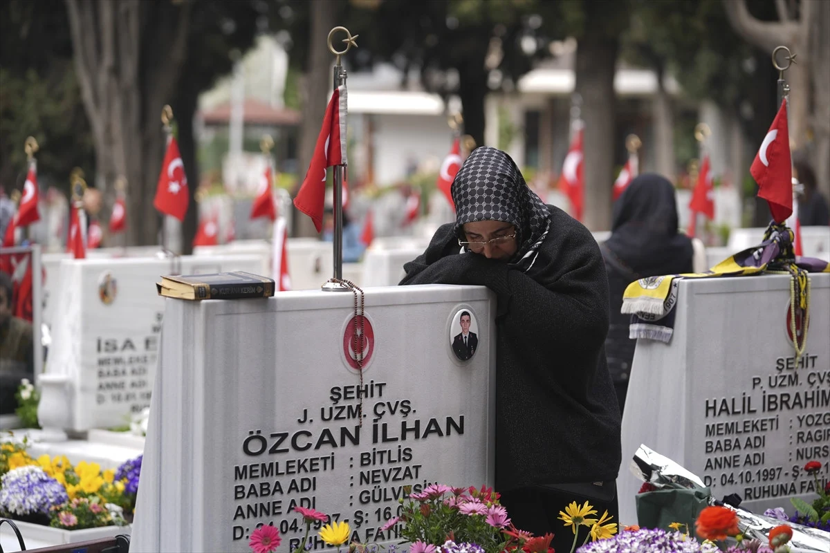 Ramazan Bayramı’nda Hüzün ve Gurur: Şehitler Gözyaşlarıyla Yad Edildi