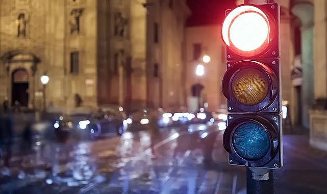 Kırmızı Işıkta Geçenler Dikkat: Ehliyetiniz Elinizden Alınabilir!