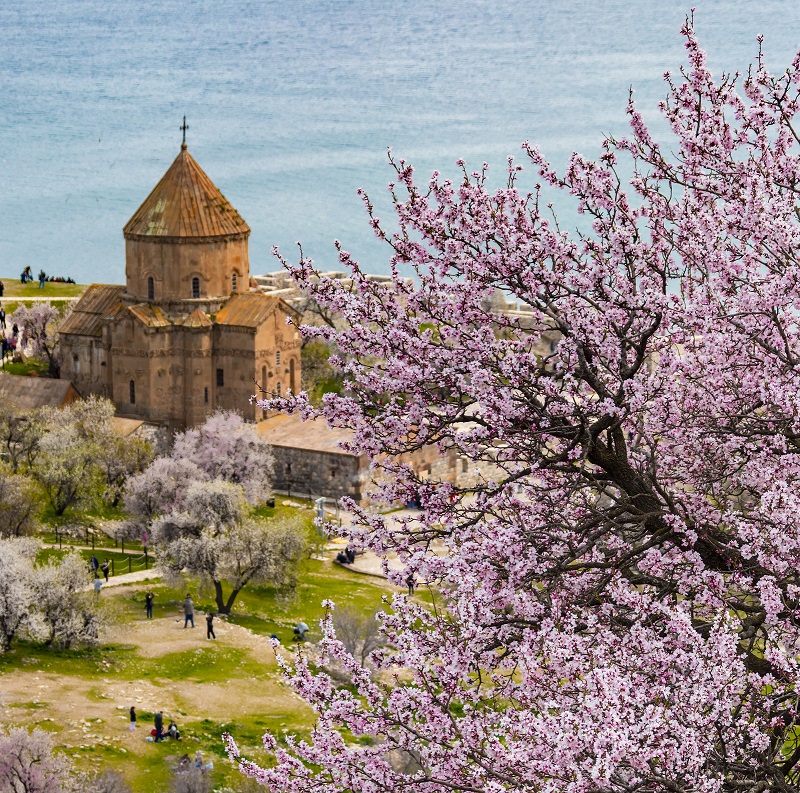 Van: Tarihin, Doğanın ve Lezzetin Buluştuğu Şehir