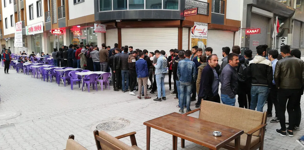 Van'da 8 yıldır ücretsiz iftar veriyorlar