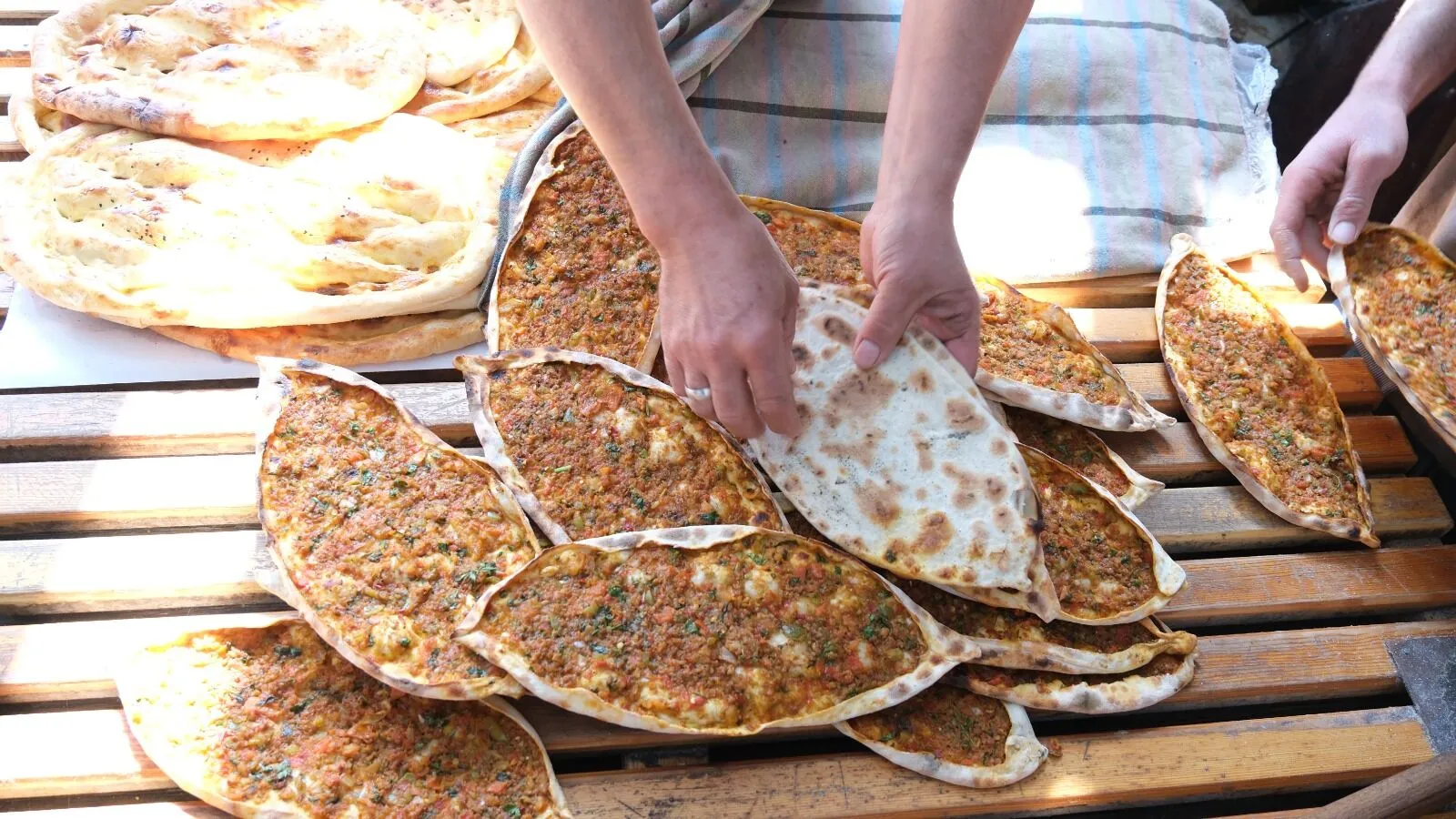 Van Kıymalısı Ramazan Sofralarının Vazgeçilmezi Olmaya Devam Ediyor