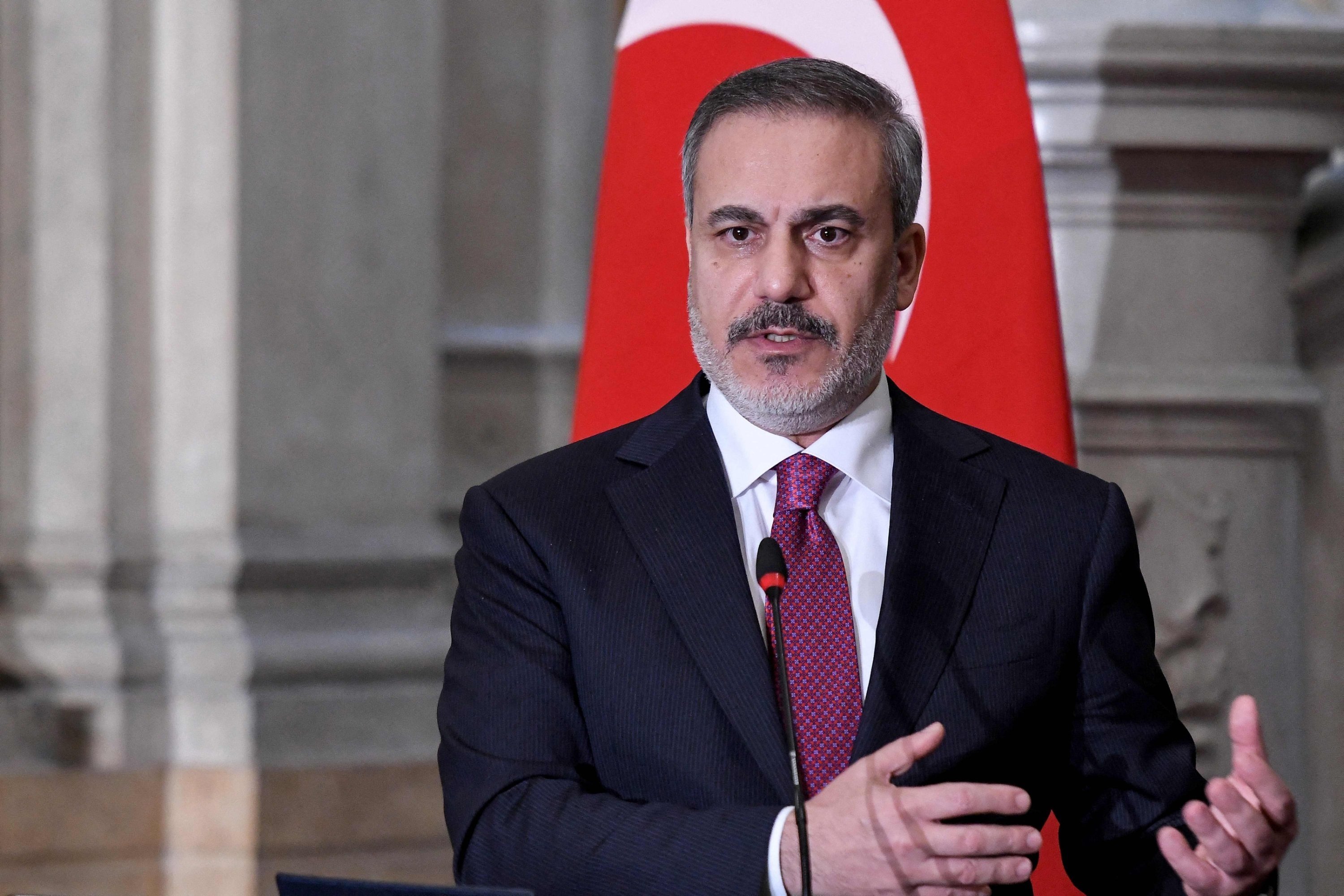 Hakan Fidan’dan Espriyle Karışık Mesaj