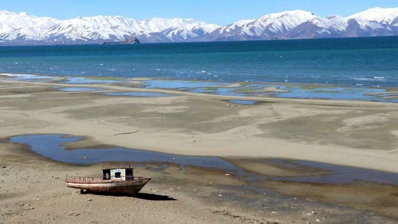 Van’da Kuraklık Tehlikesi: Olağanüstü Durum Alarmı!