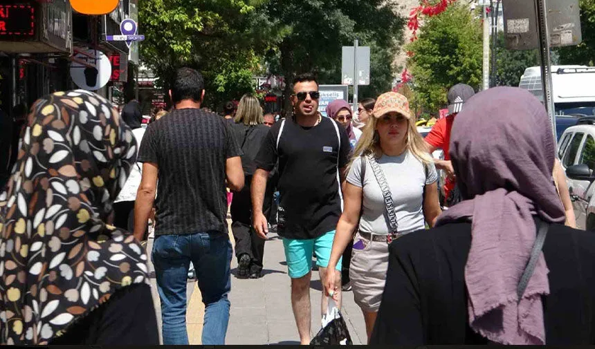 Vanlı Turizmciler Tedirgin: Havalimanı Kapanışı Turizmi Vurabilir