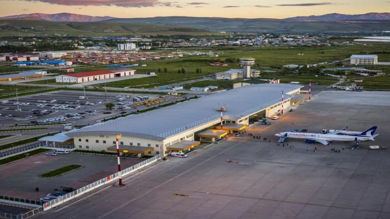 "Van’da Hava Engeli: Toz Bulutu ve Rüzgar Uçuşları Aksattı"