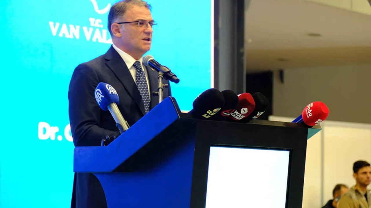 Van Valisi Ozan Balcı’dan DAKAF’25’te Gençlere Mesaj: “İnsan Gücü Geleceğin Anahtarı”