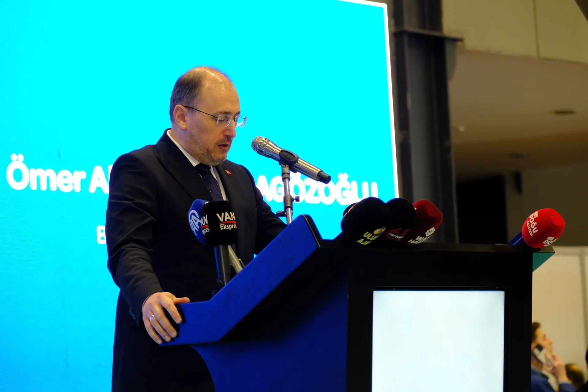 BTK Başkanı Karagözoğlu Van’da Gençlere Seslendi: “Hayal Kuranlar Kazanır!”