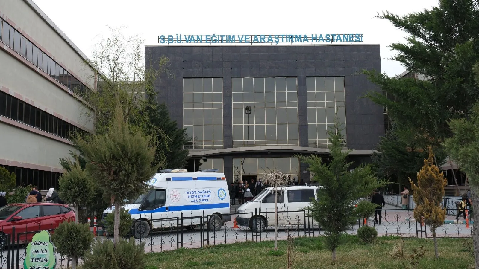 Van’da Tiroid Ameliyatında Riskler Teknolojiyle Minimize Ediliyor