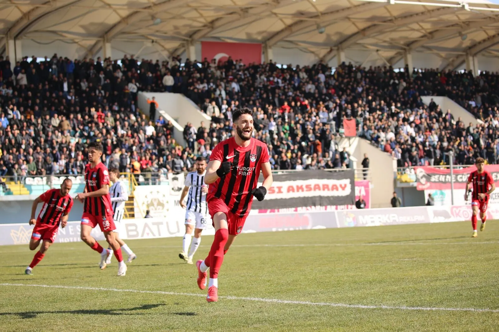 Vanspor'un Golcüsü Okan Eken Zirvede