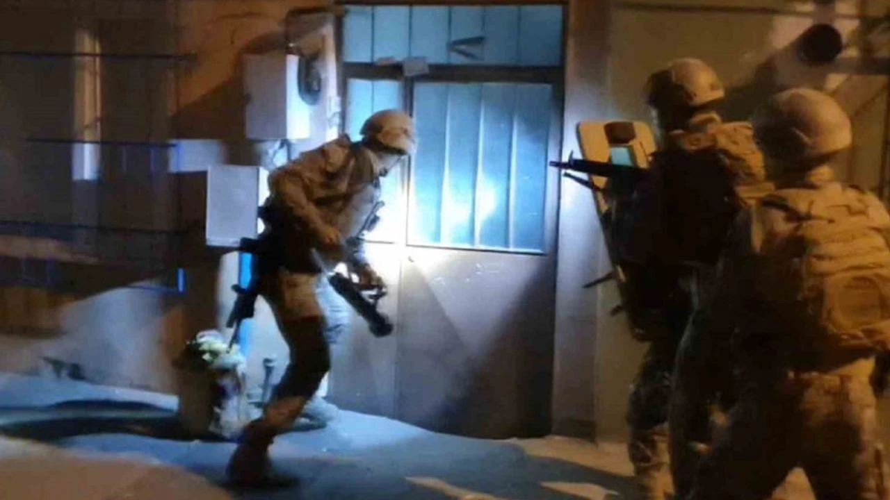 Van’da Uyuşturucu Tacirlerine Darbe: 16 Şüpheli Gözaltında