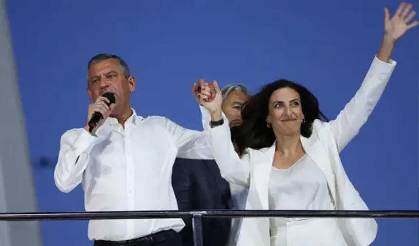 Vanlı Milletvekili Evrim Rızvanoğlu CHP Saflarına Katıldı