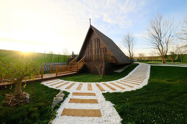 Bir Evin Ötesinde: Baneva ile Doğanın Kalbinde Yaşayın