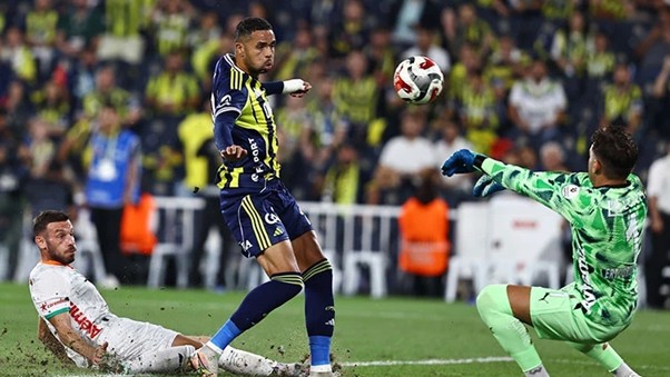 Fenerbahçe, Alanyaspor Karşısında Son Dakikada Puan Kaybetti