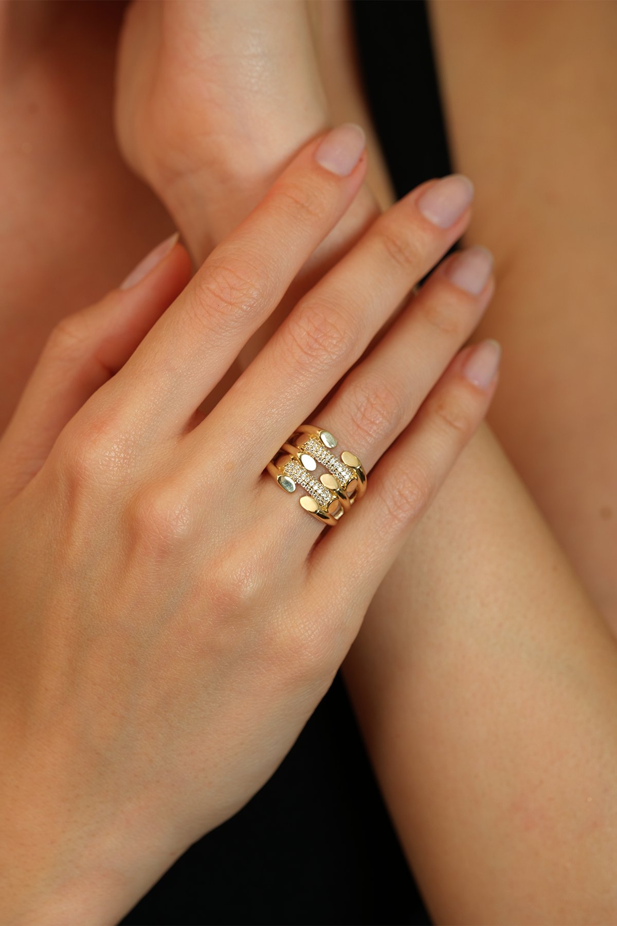 Zamansız Şıklığın Simgesi Kaburga Yüzük Modelleri