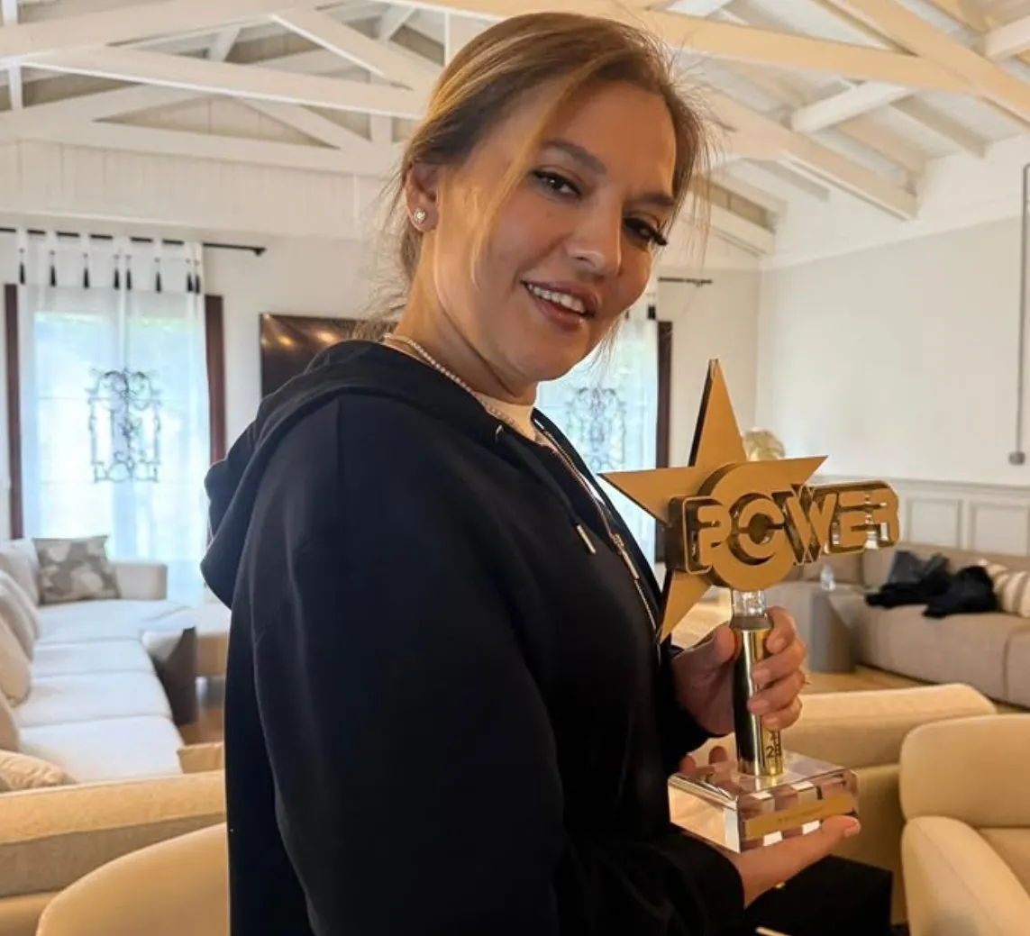 Demet Akalın ve Sefo'ya Powertürk'ten Yılın Klibi Ödülü