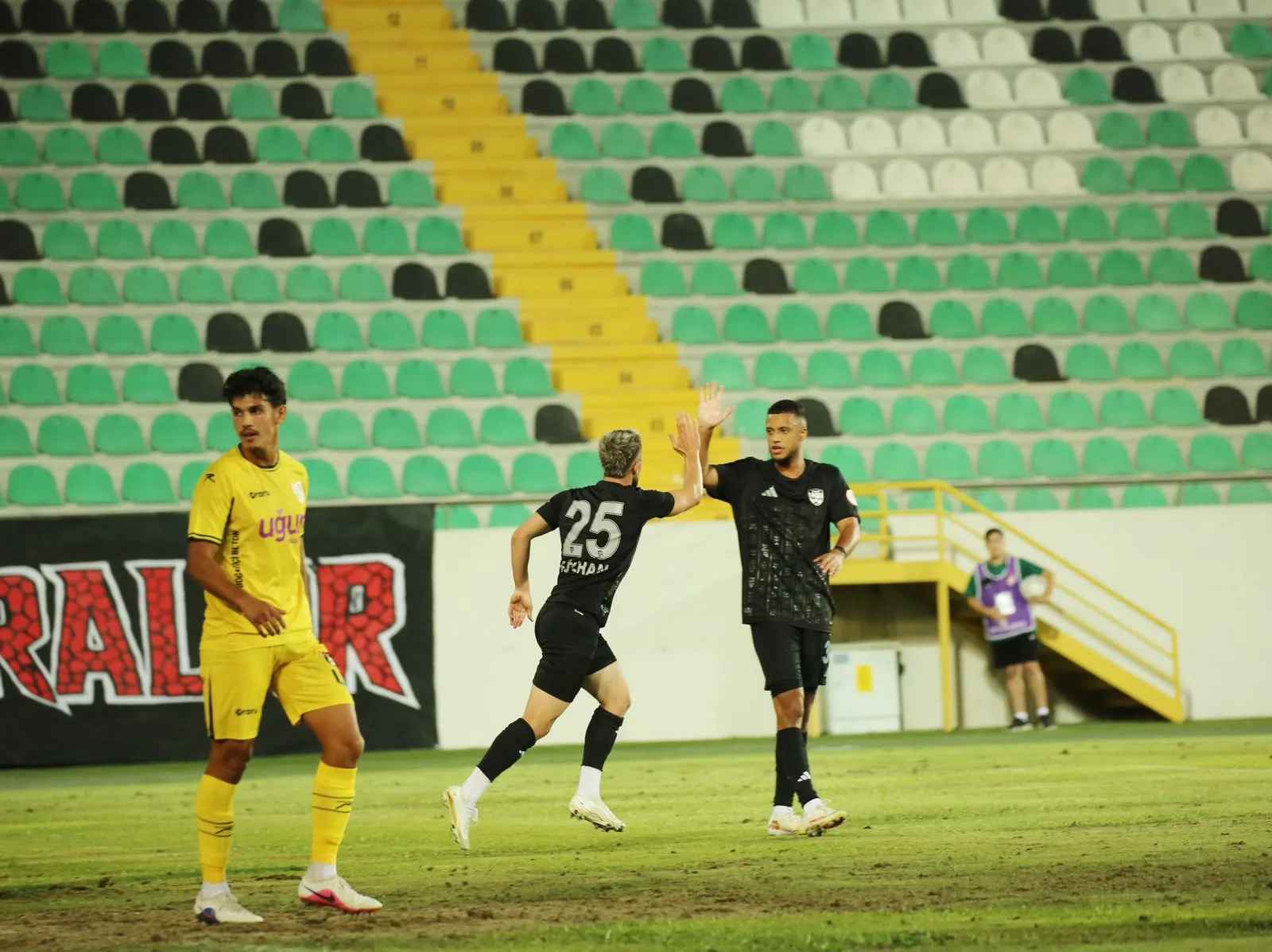 Vanspor, 2-0 Geriden Gelerek İstanbulspor'u Mağlup Etti - Kare 3